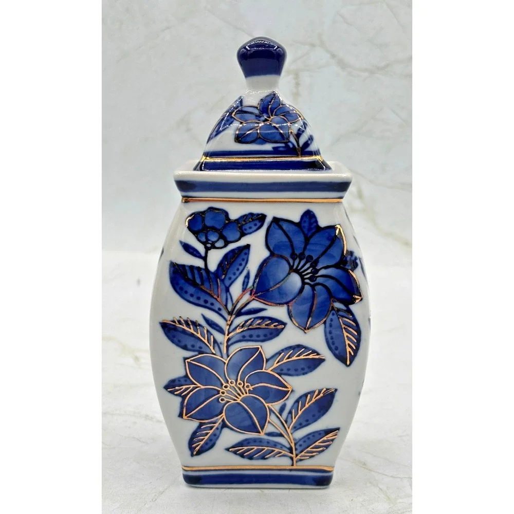 Vintage Chinoiserie Square Ginger Jar Porcelain Blue & White Gilt Gold Accents